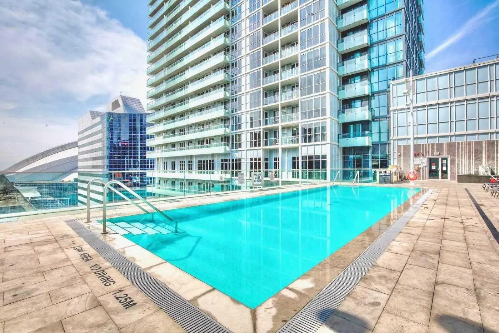 Loft Condo With Stunning Views Of Cn Tower Toronto 0*,